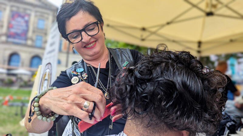 s:61:"Concettina Michaelis, Friseurin und "Barber Angel" aus Bremen";