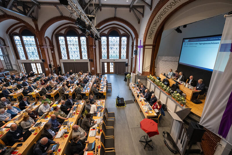 s:125:"Gewählt wird der Stellvertreter oder die Stellvertreterin auf der diesjährigen Landessynode in Bielefeld (Archivbild/2024).";