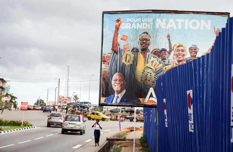 s:21:"Wahlplakat in Abidjan";