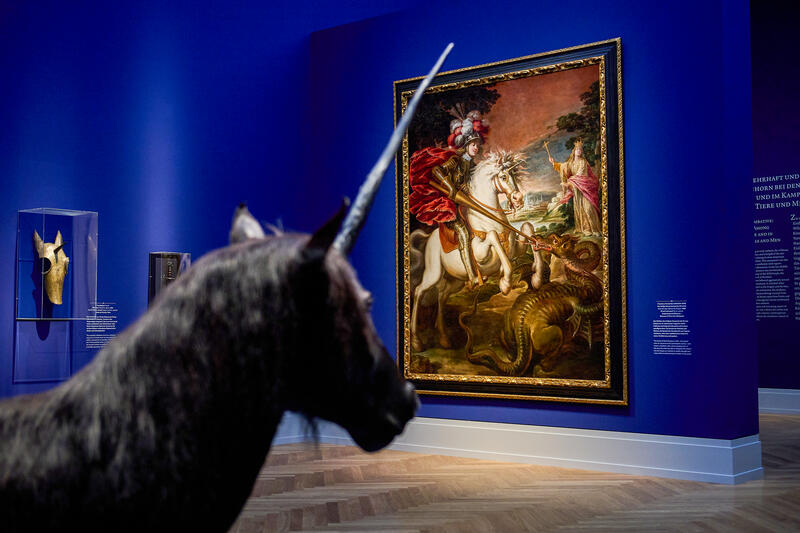 s:26:"In der Einhorn-Ausstellung";