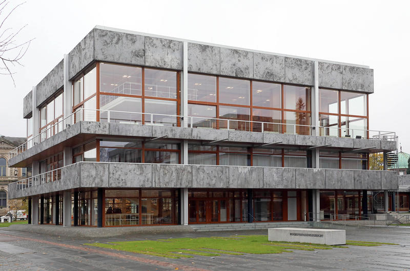 s:34:"Bundesverfassungsgericht Karlsruhe";