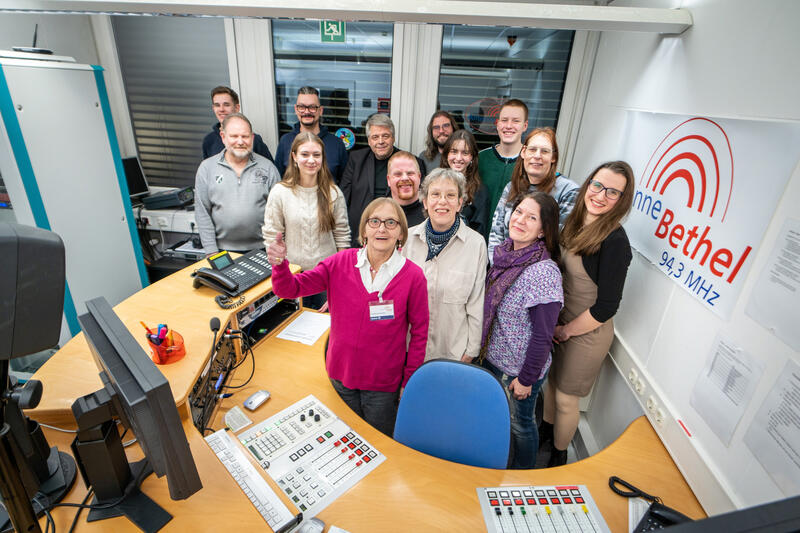 s:56:"Antenne Bethel": Seit 25 Jahren "Programm auf Augenhöhe";