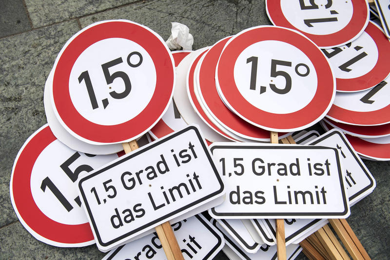 s:81:"In Brasilien wird auch über die Umsetzung des Pariser 1,5-Grad-Ziels verhandelt.";