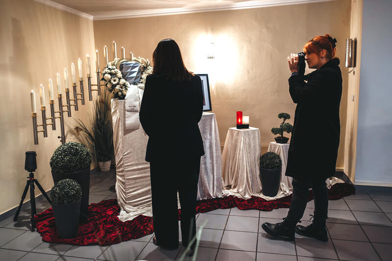 s:44:"Trauerfotografin macht Bilder vom Lebensende";