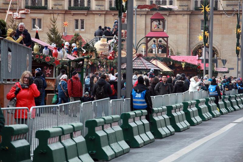 s:24:"Striezelmarkt in Dresden";