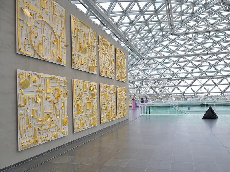 s:53:"K 21 zeigt Kunstausstellung über Ausbeutung der Erde";