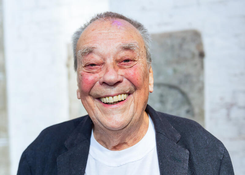 s:15:"Günther Uecker";