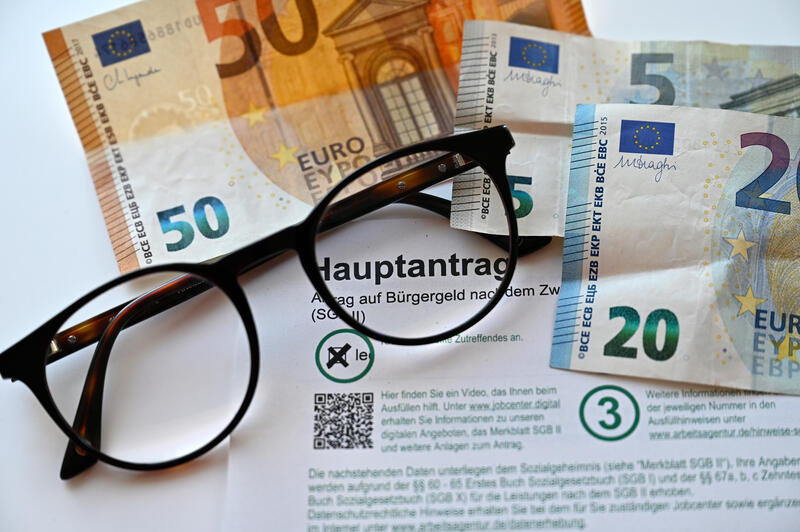 s:27:"Hauptantrag auf Bürgergeld";