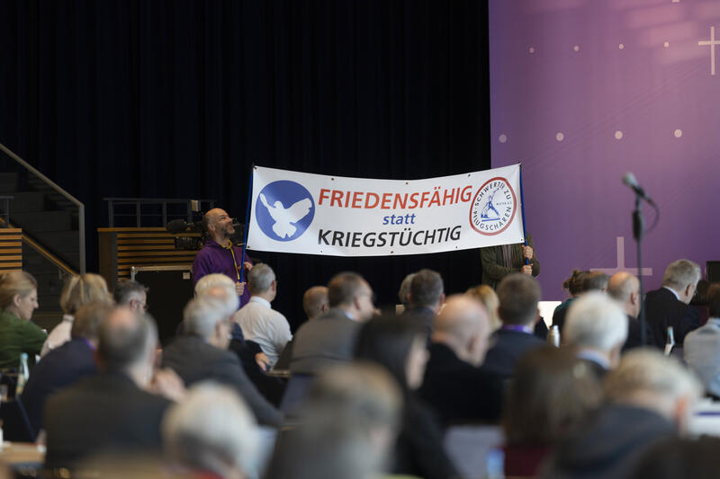 s:41:"Friedensprotest bei EKD-Synode in Dresden";