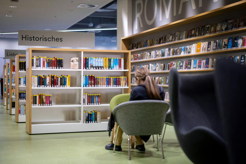 s:31:"Düsseldorfer Zentralbibliothek";