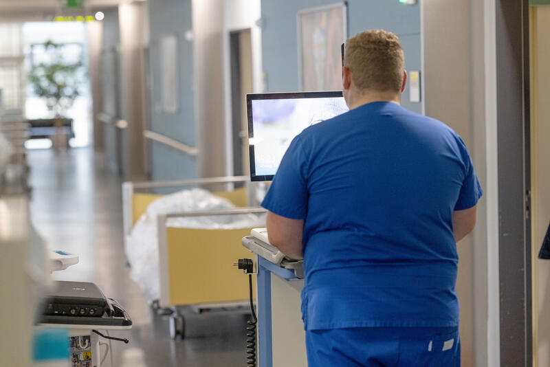 s:28:"Krankenhausflur (Themenfoto)";