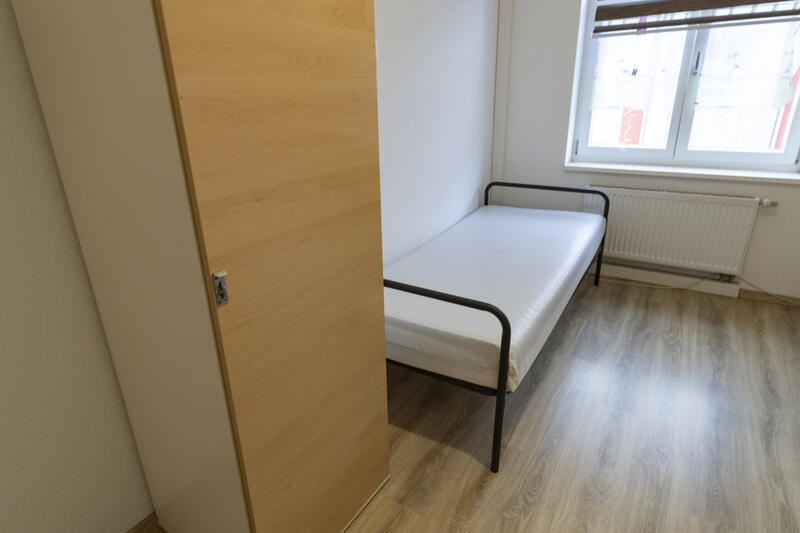 s:111:"Mehr Geld sei auch eingeplant für die Obdach- und Wohnungslosenhilfe. Unterkunft für Obdachlose (Archivbild).";