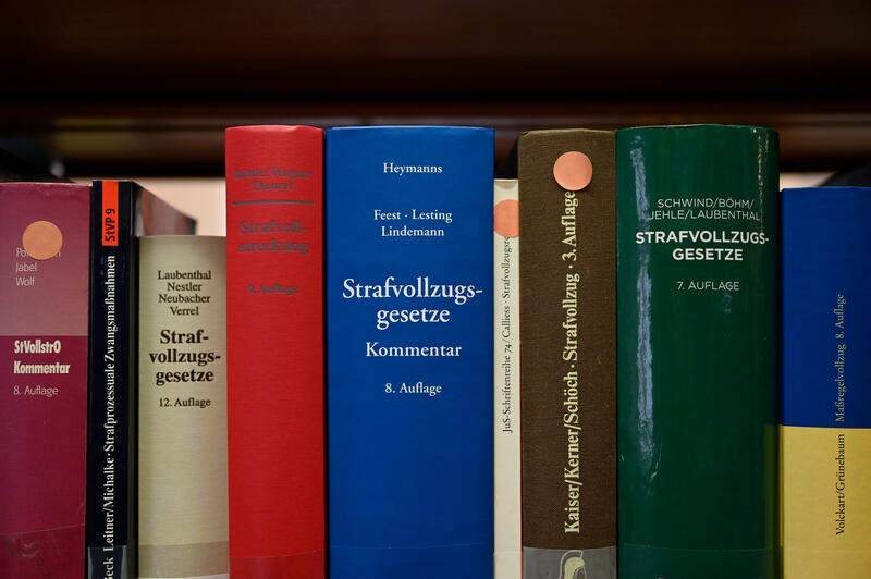 s:13:"Gesetzbücher";