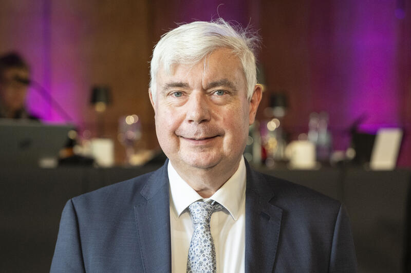 s:16:"Bernd Kuschnerus";