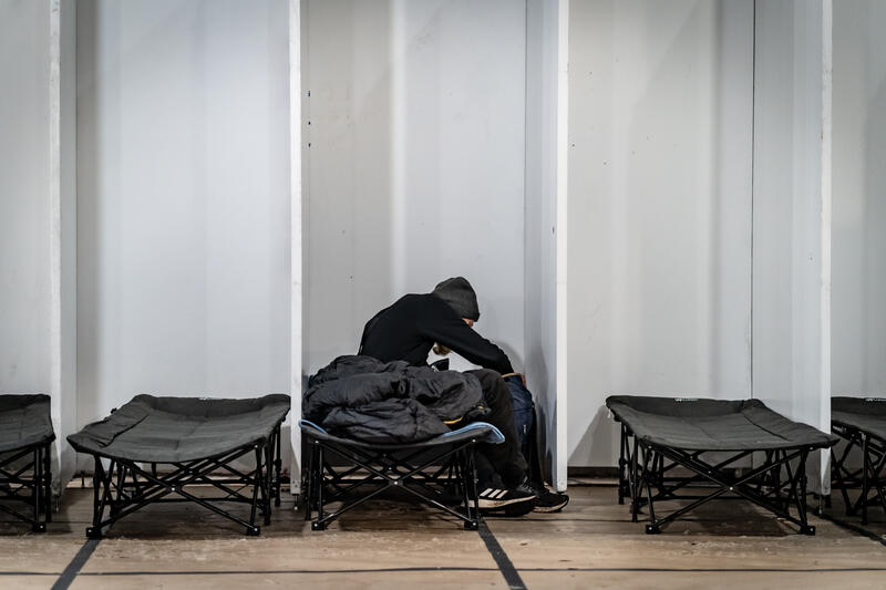 s:33:"Obdachlose schlafen in der Kirche";