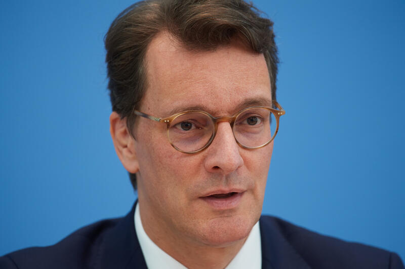 s:48:"Ministerpräsident des Landes NRW, Hendrik Wüst";