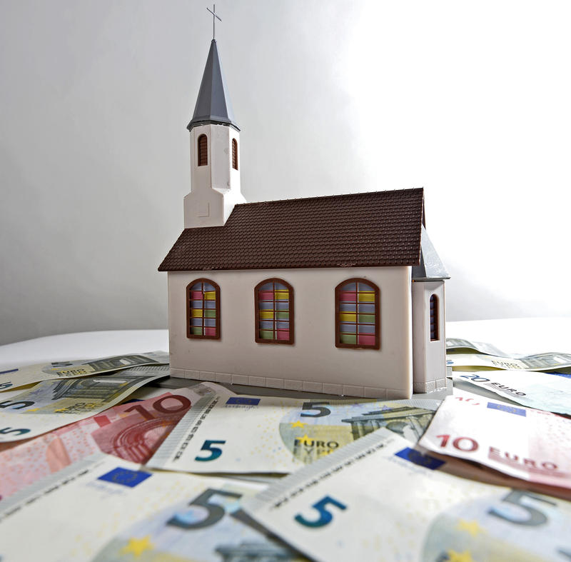 s:15:"Geld und Kirche";