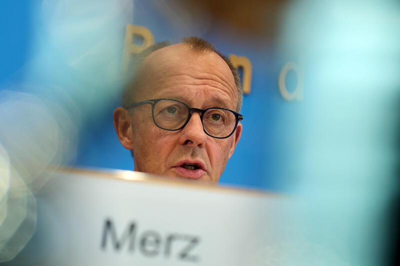 s:28:"Bundeskanzler Friedrich Merz";