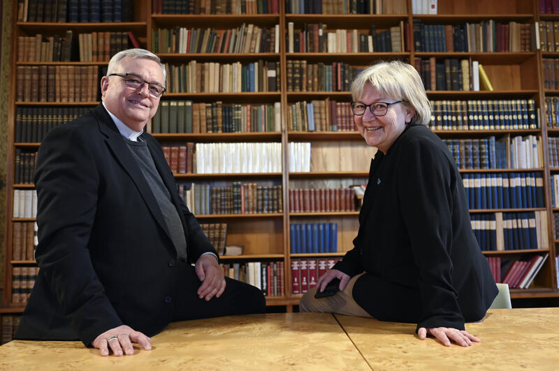 s:64:"Karl-Heinz Wiesemann und Dorothee Wüst am 15.01.2026 in Speyer.";