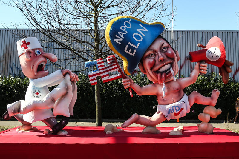 s:35:"Rosenmontagszug 2025 in Düsseldorf";