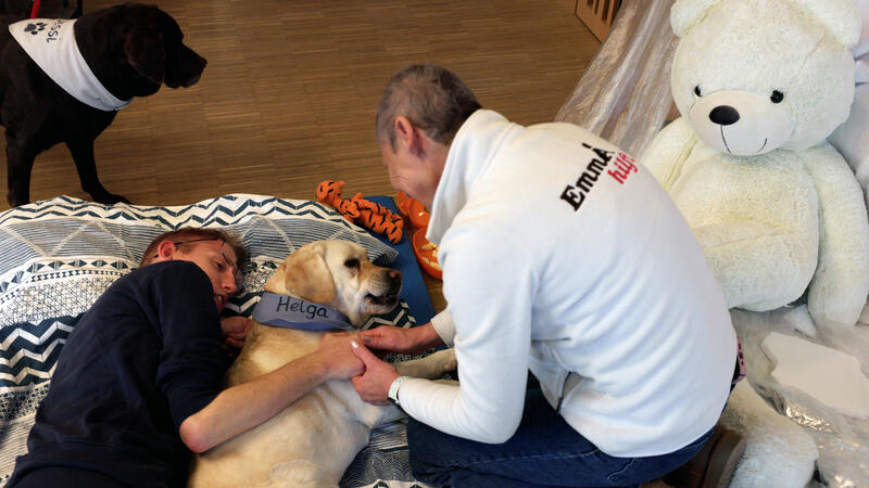 s:49:"Kontakt mit Therapiebegleithunden im Kinderhospiz";