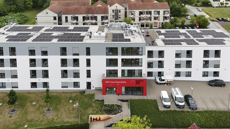 s:73:"PV-Anlage auf dem Dach vom Pflegeheim "Haus Ravensberg" in Borgholzhausen";