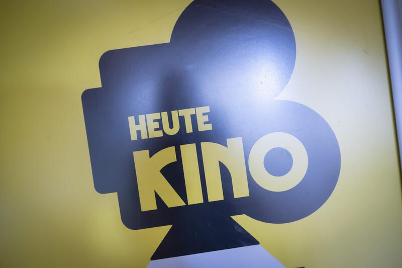 s:94:""Heute Kino" - Hinweisschild im DFF - Deutsches Filminstitut & Filmmuseum in Frankfurt am Main";