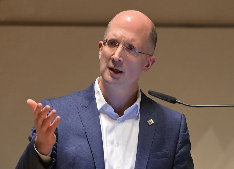 s:15:"Thorsten Latzel";