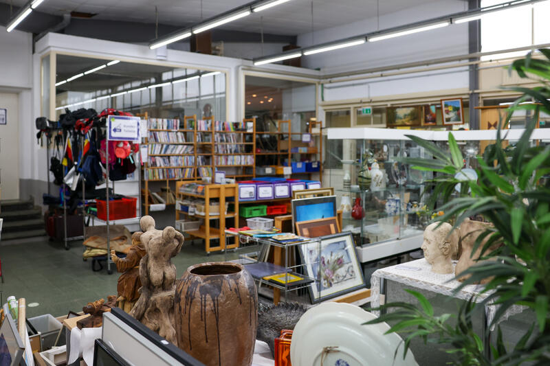 s:49:"Das Sozialkaufhaus "Tisch & Teller" in Flörsheim";