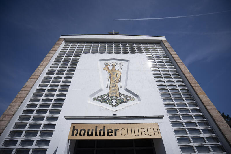 s:46:"Bouldern statt Beten: Kletterkirche in Bad Orb";