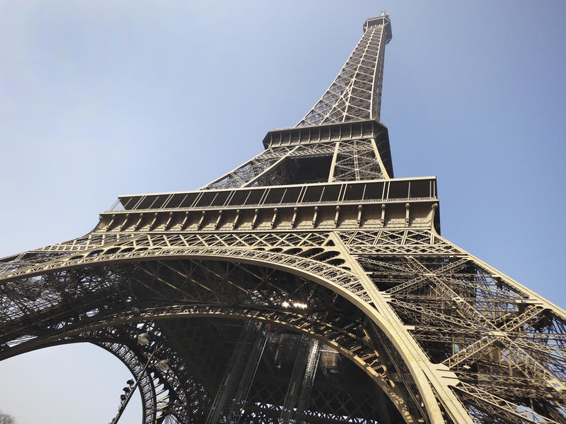 s:14:"Der Eiffelturm";