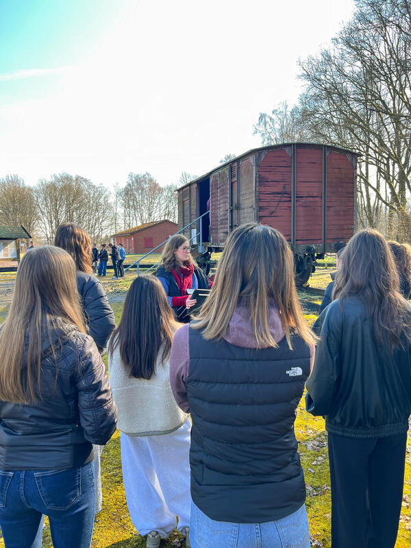 s:21:"Stille im Vieh-Waggon";