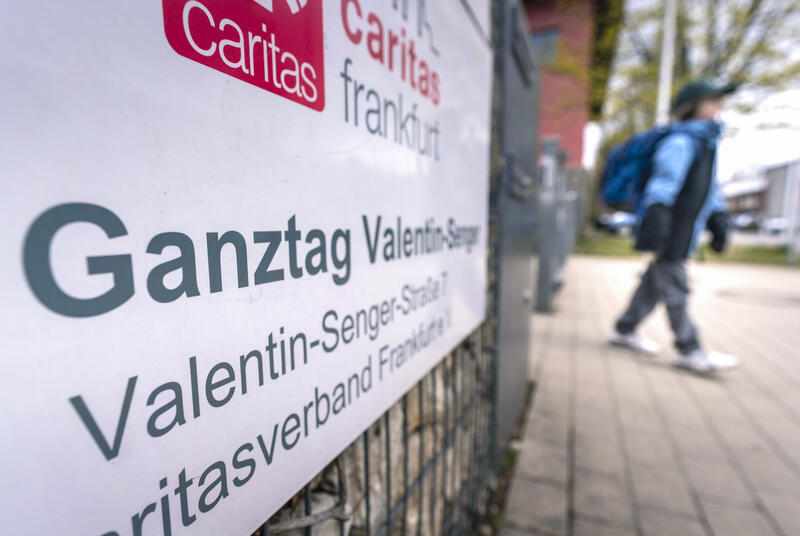s:59:"Ganztagsbetreuung an einer Grundschule in Frankfurt am Main";
