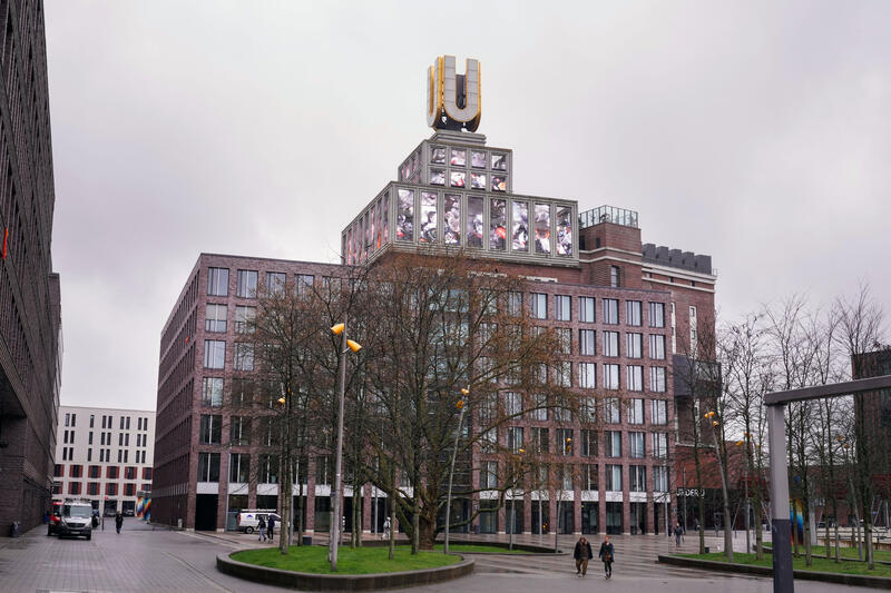 s:112:"Mit den "Fliegenden Bildern" im "Dortmunder U" ist er zu seinen Anfängen als Experimentalfilmer zurückgekehrt.";