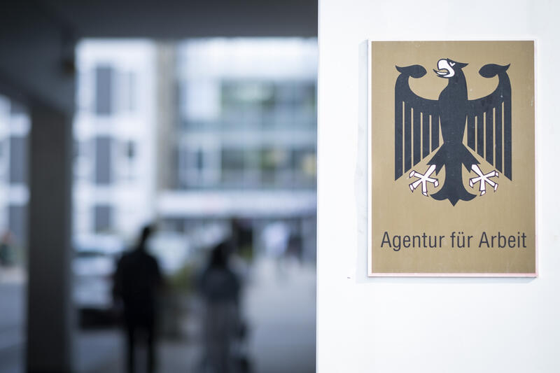 s:19:"Agentur für Arbeit";