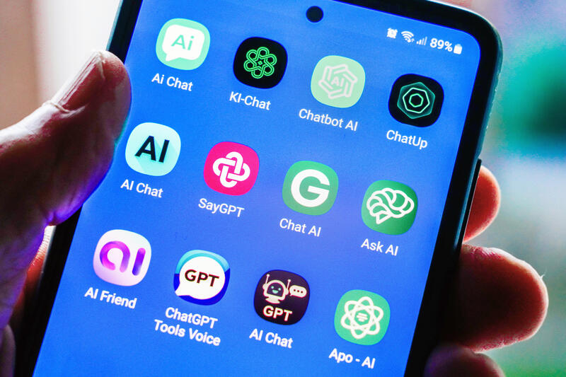 s:54:"Logos verschiedener Apps für Künstliche Intelligenz.";