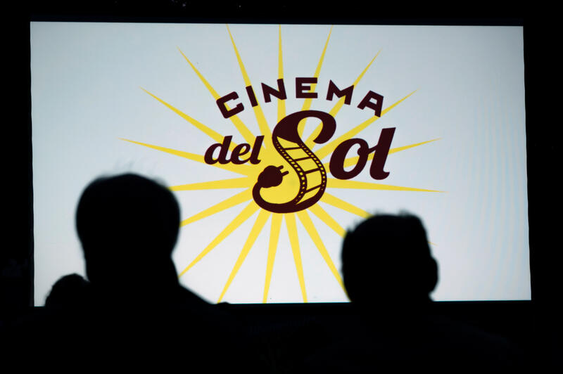 s:68:"Das "Cinema del Sol" tourt per Rad und wird mit Solarstrom betrieben";