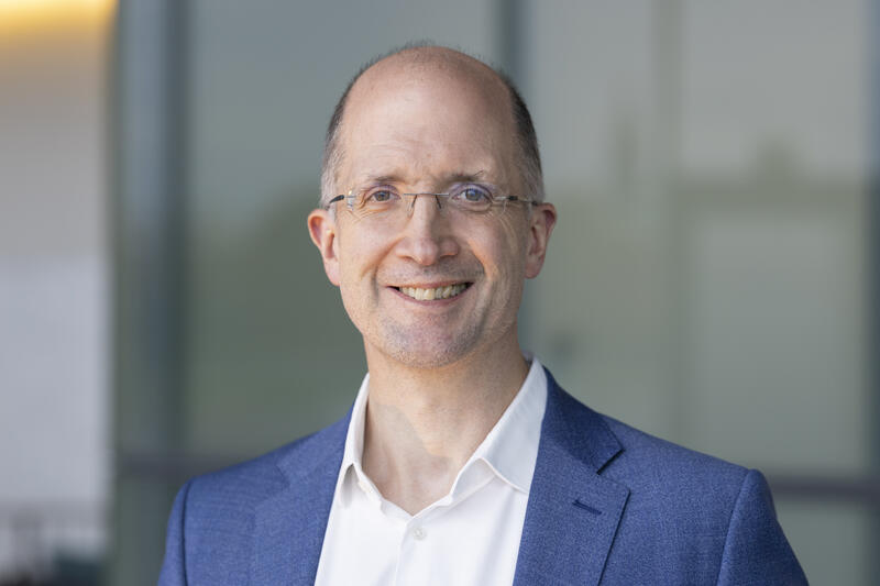 s:15:"Thorsten Latzel";