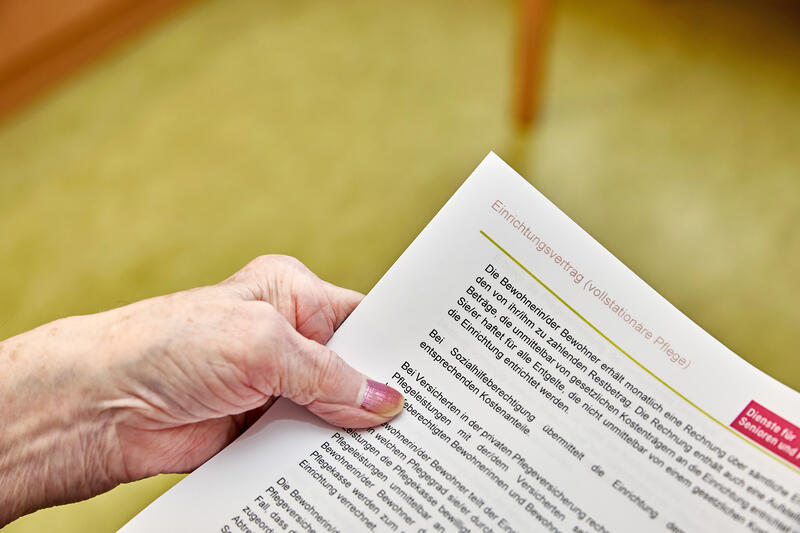 s:52:"Bewohnerin mit einem Heimvertrag in einem Pflegeheim";