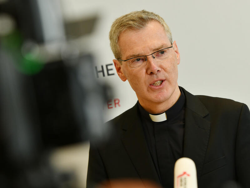 s:39:"Heiner Wilmer, der Bischof von Muenster";