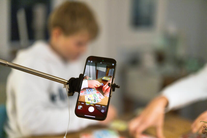 s:79:"Influencer verdienen Geld mit Videos über das Leben ihrer Kinder (Archivbild).";