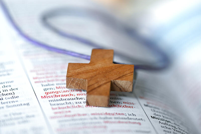 s:35:"Themenfoto Missbrauch in der Kirche";