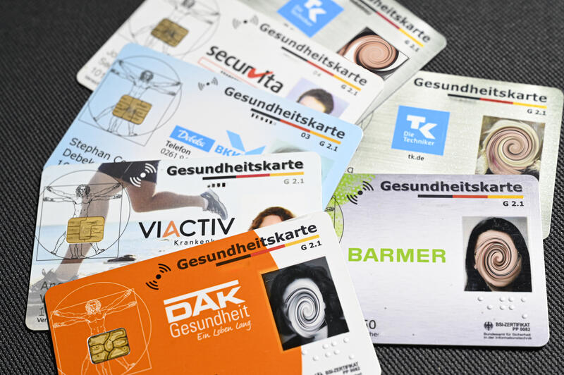 s:45:"Gesundheitskarten verschiedener Krankenkassen";