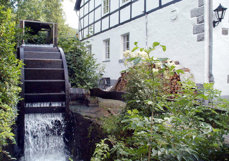 s:41:"Alte Wassermühle in Linnepe im Sauerland";