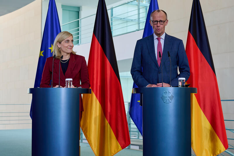 s:76:"Gesundheitsministerin Warken und Kanzler Merz stellten die Reformpläne vor.";