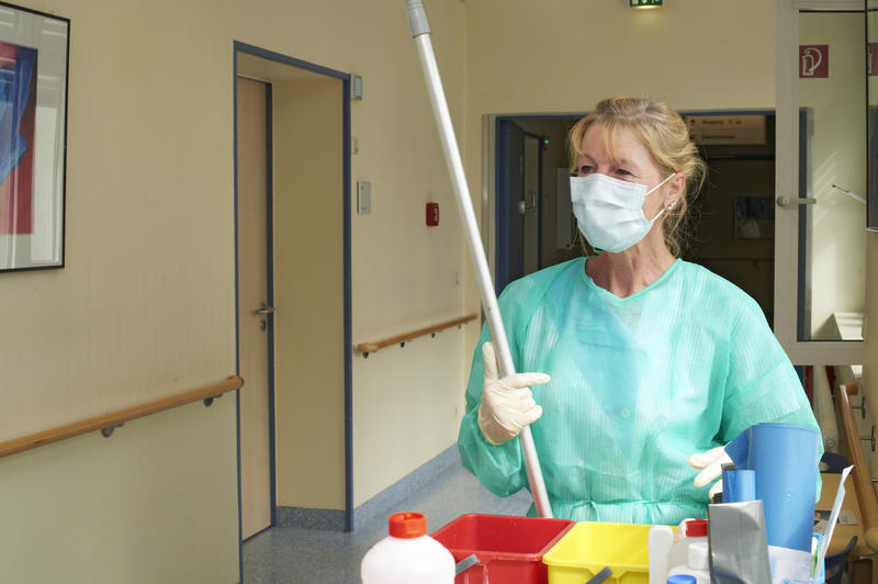 s:46:"Reinigungsarbeiten im Krankenhaus (Themenfoto)";