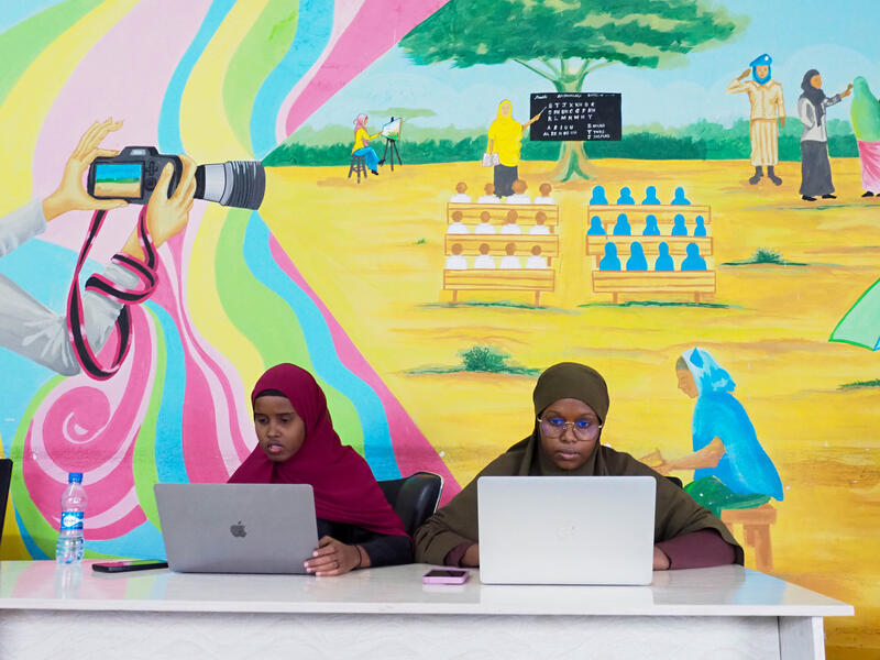 s:68:"Journalistinnen von Bilan Media, einer Frauenredaktion in Mogadischu";