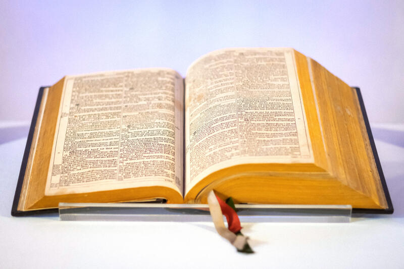 s:18:"Bibel (Themenfoto)";