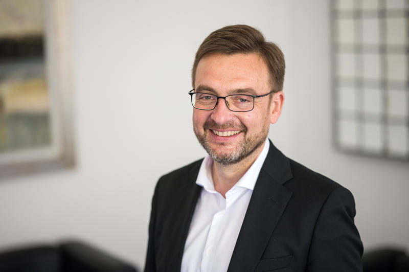 s:36:"SR-Hoerfunkdirektor Martin Grasmueck";