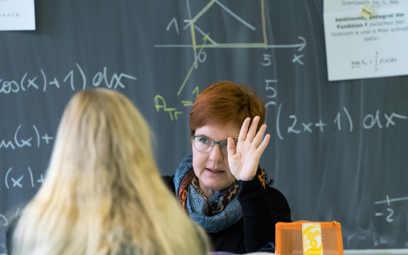 s:39:"Grundkurs Mathematik in einem Gymnasium";